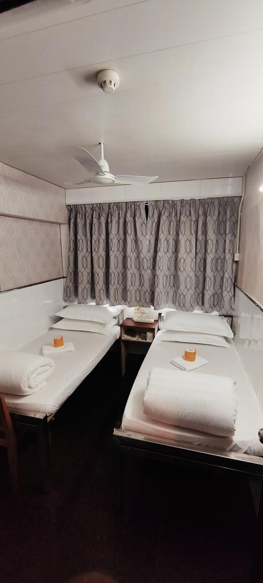 Four Seasons Hostel Гонконг Экстерьер фото