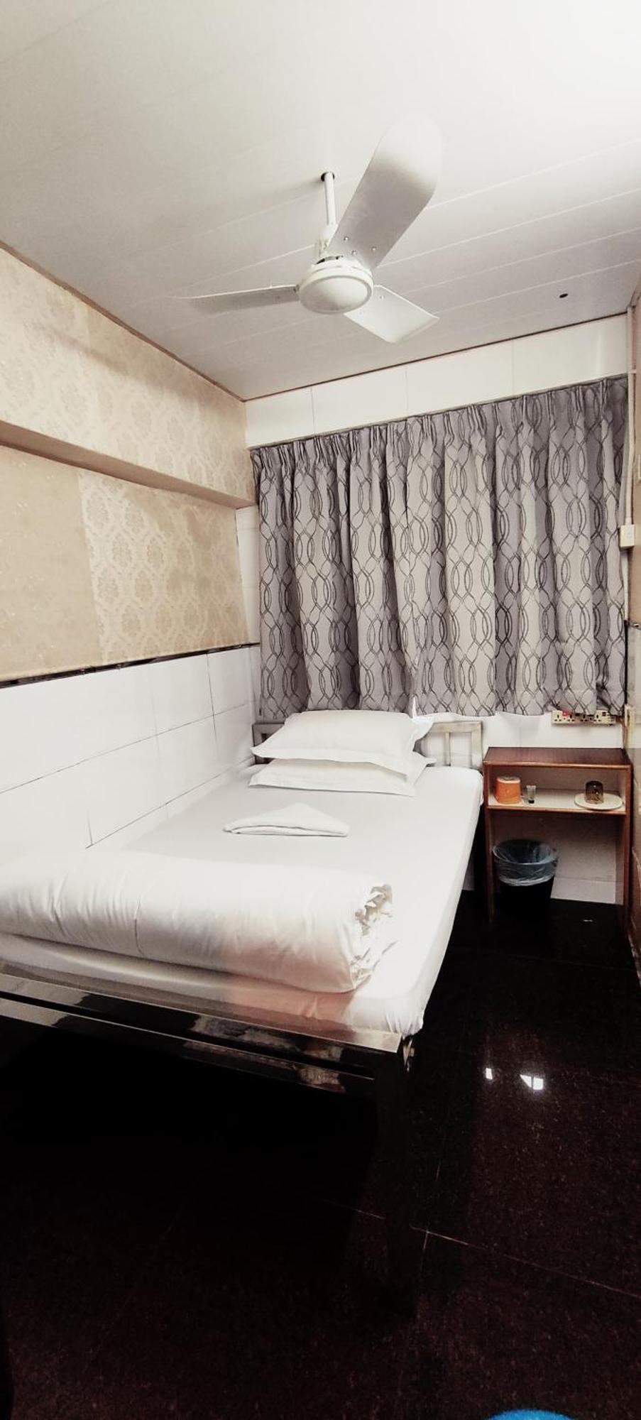 Four Seasons Hostel Гонконг Экстерьер фото