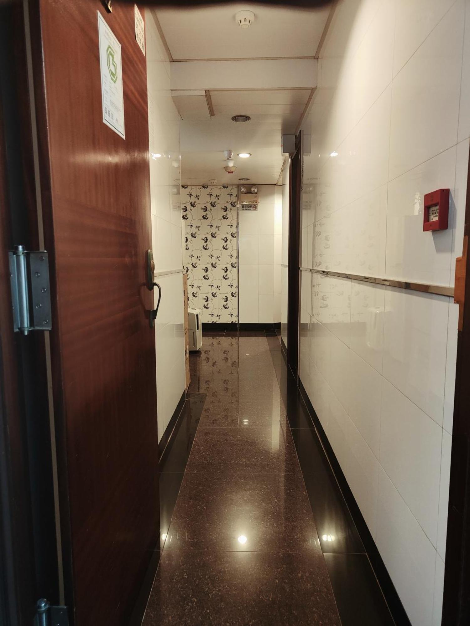 Four Seasons Hostel Гонконг Экстерьер фото